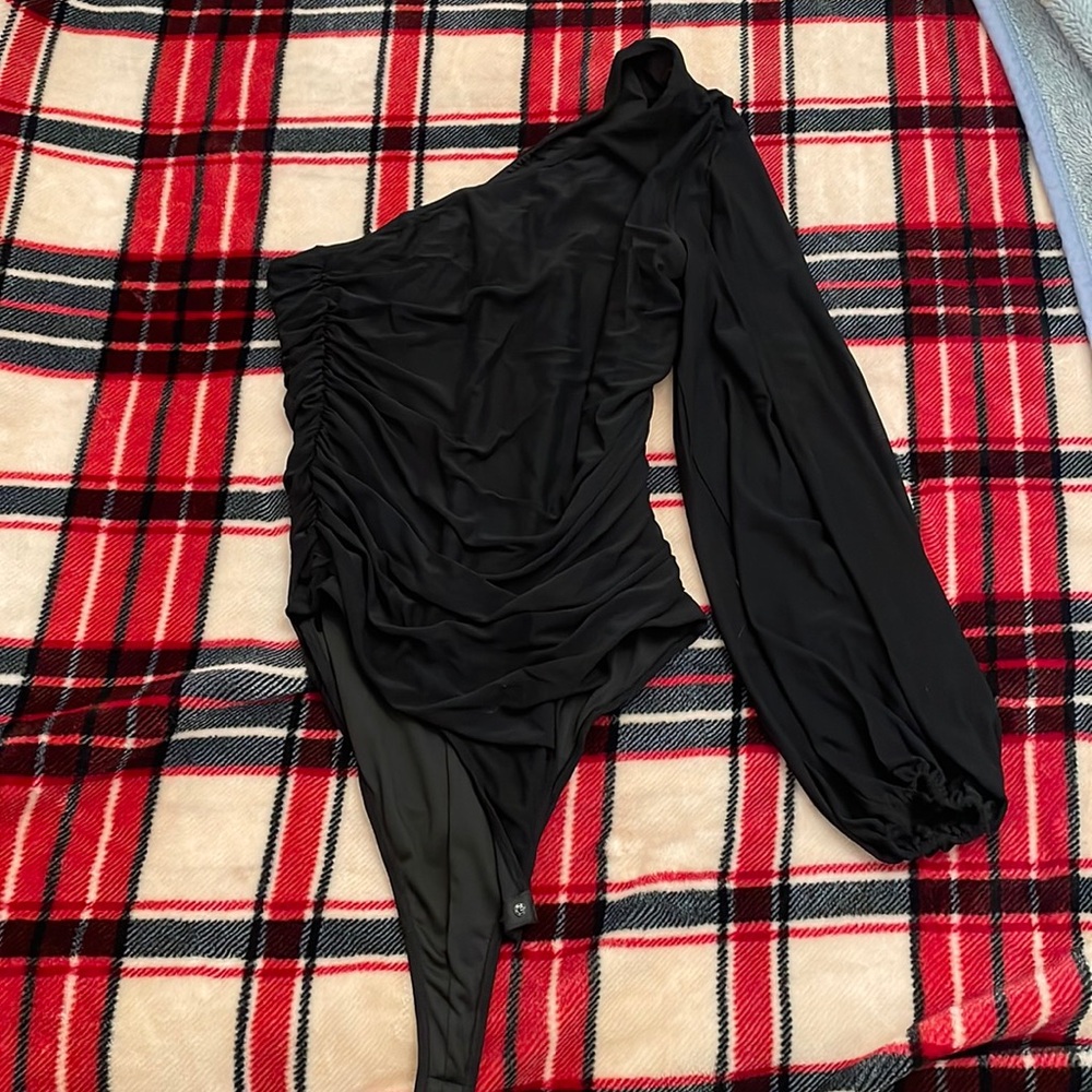 NWT one sleeve body suit